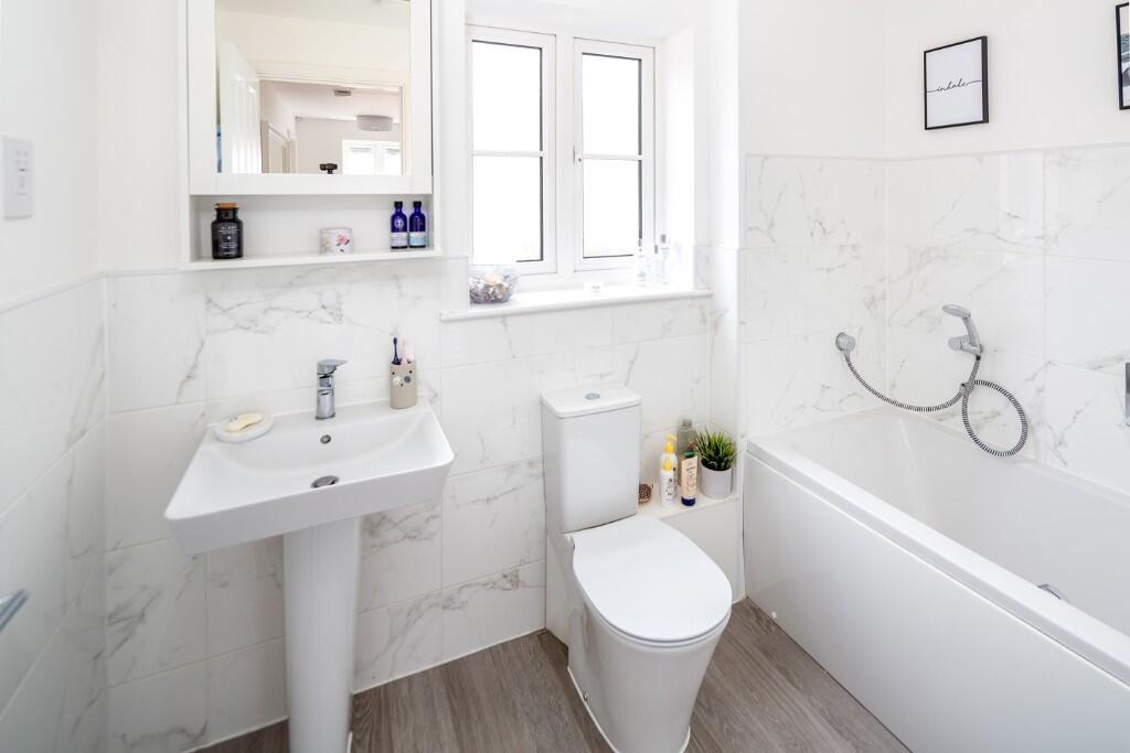 1st Floor Bathroom