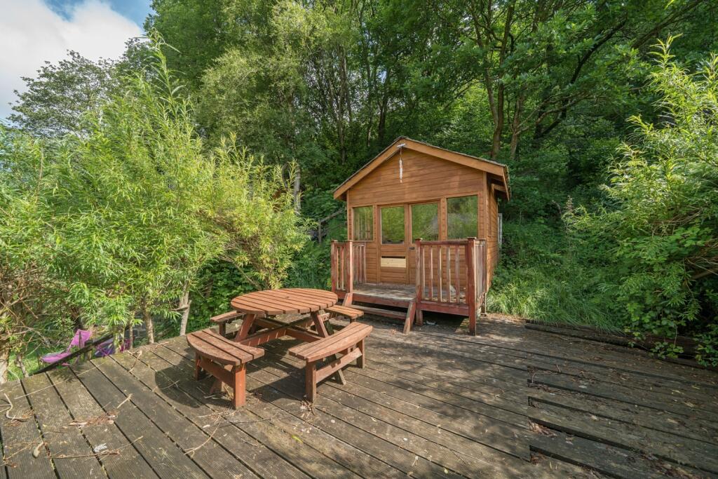 1304546-10-6848009d9985b