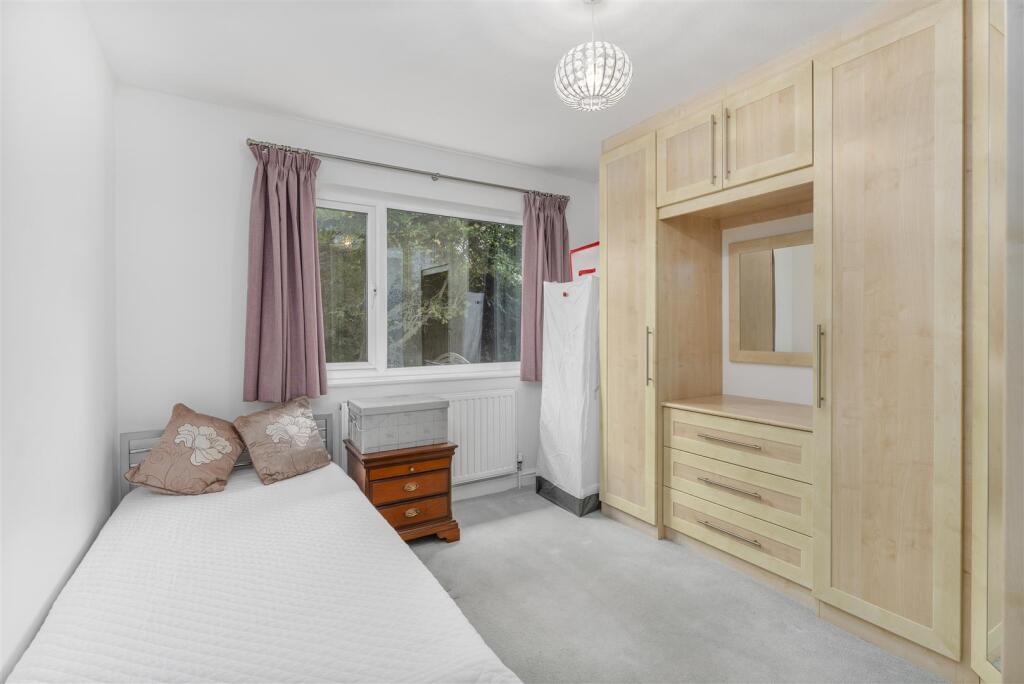 2 Poplar Close, Banbury-25.jpg
