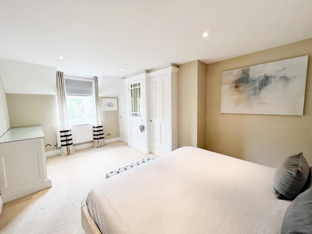 Bedroom 2 pic 3.jpg