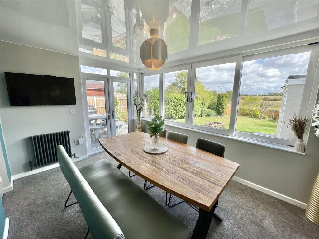 Sitting / Dining Room