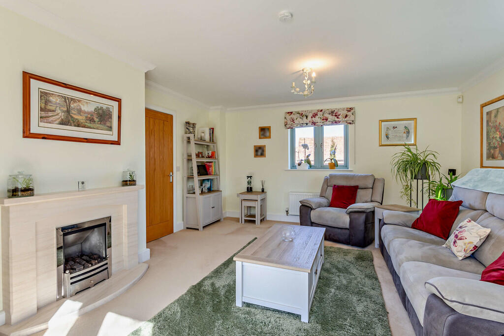 8641652-interior1...