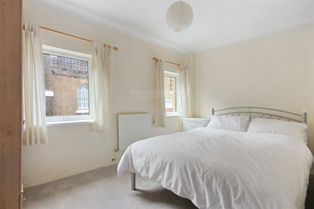 06-56b277446 - AM - 56 Leeds Court, 201 St. John S