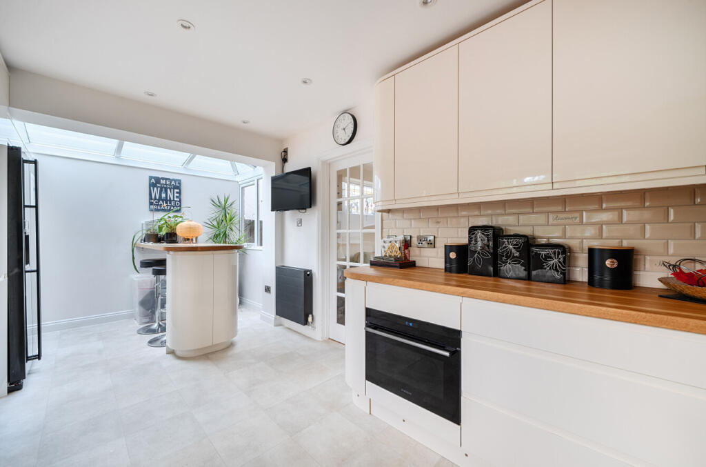 1344950-8-68b0879...