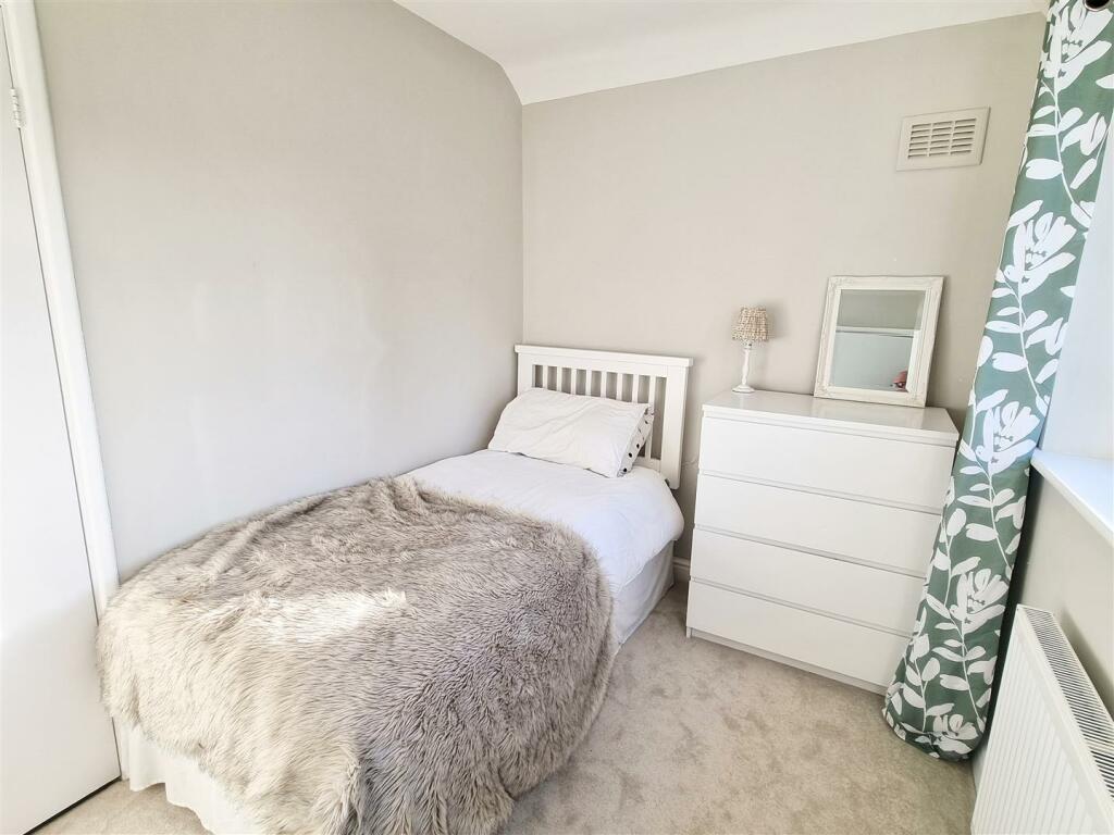 new bedroom 1.jpg