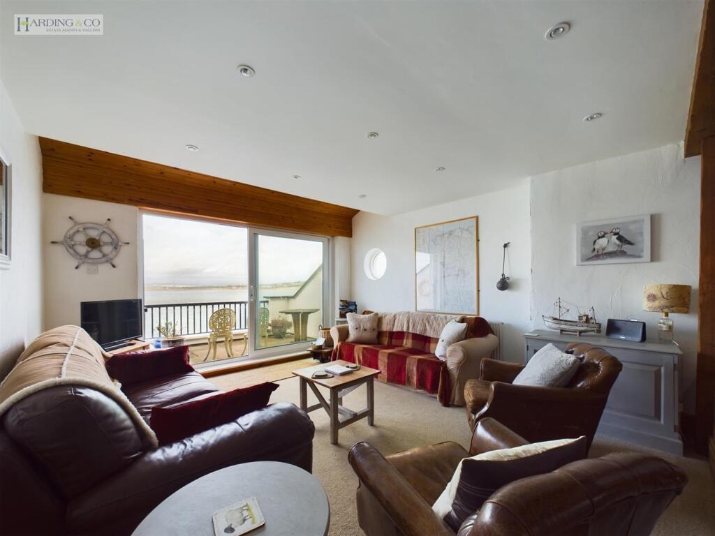 Sitting room ii.jpg