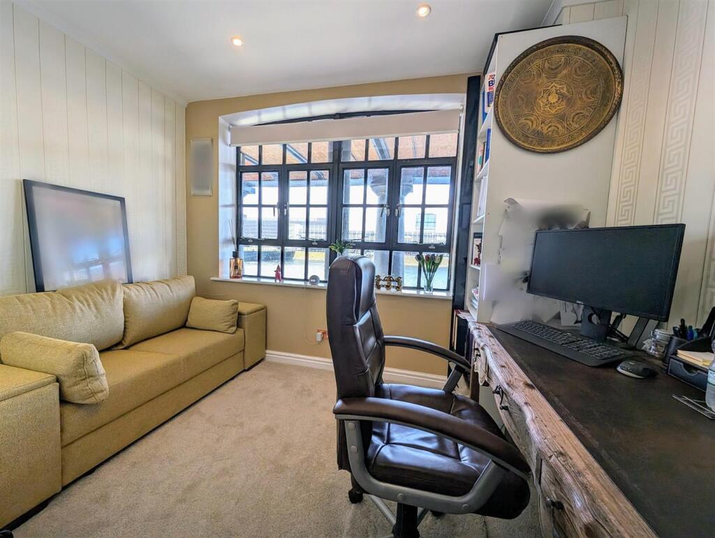 Bedroom 3/Study.jpg