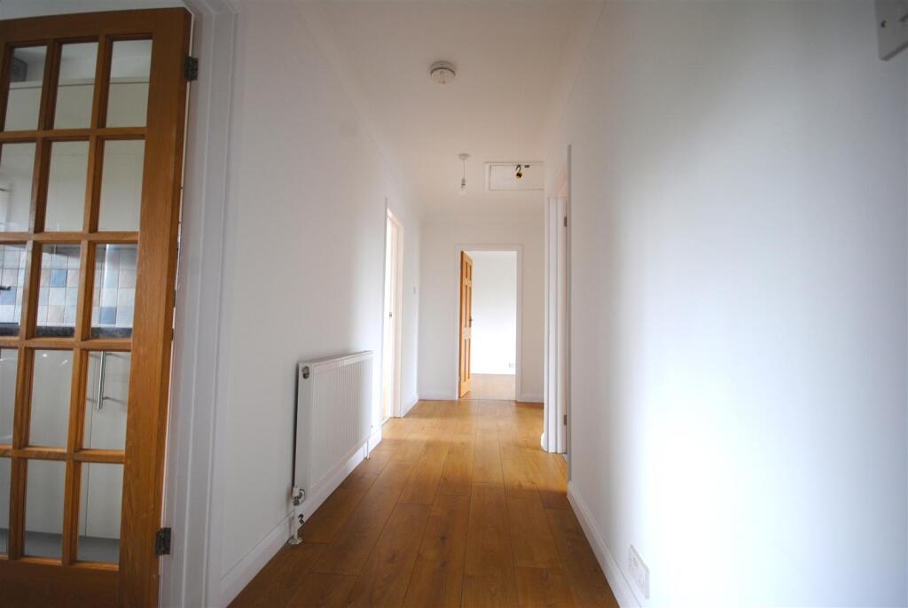 Hallway.JPG