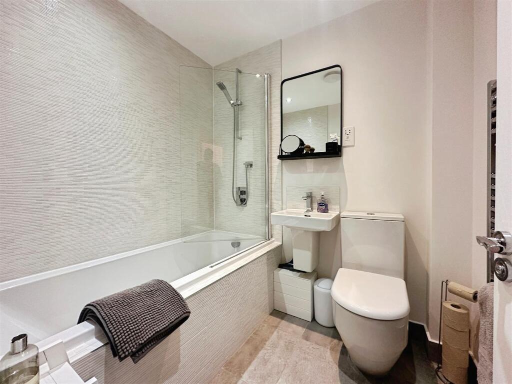 9f5bc33b--4303-A91B-EF3671AF2BFB-60458-000010E5EDD