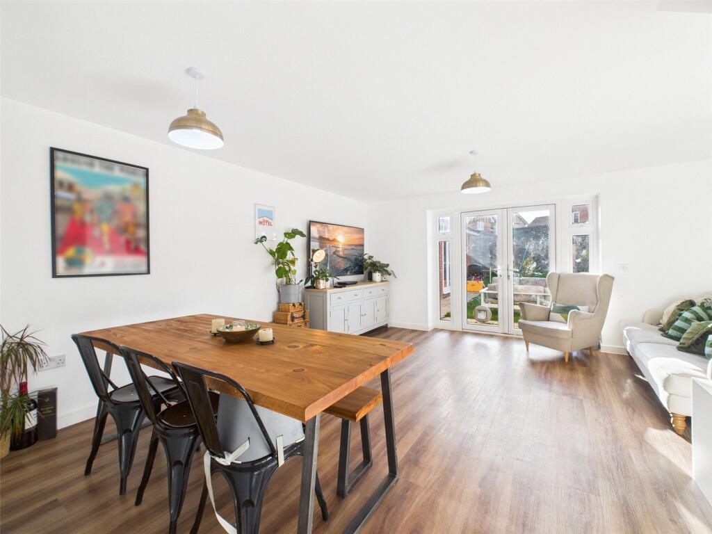 Living/Dining Room