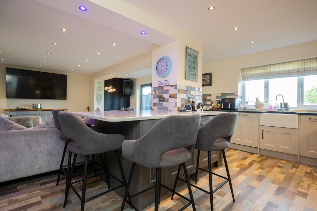 78 Park Lane - 02...