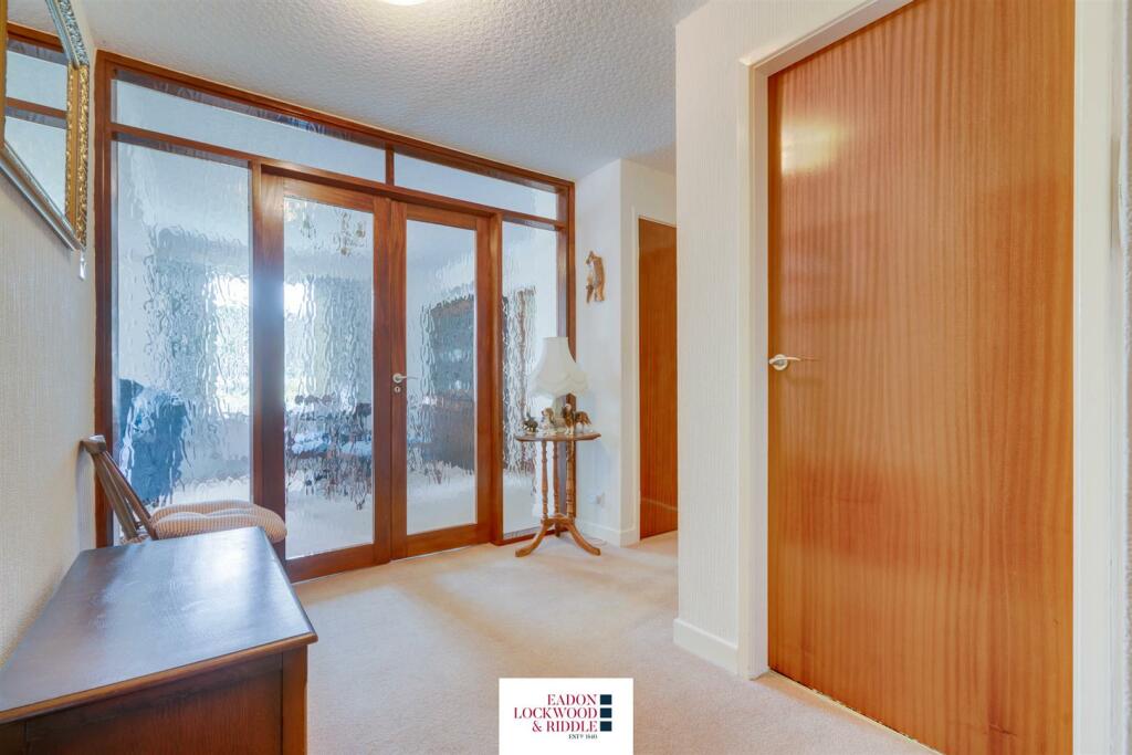 Entrance Hall 2.jpg