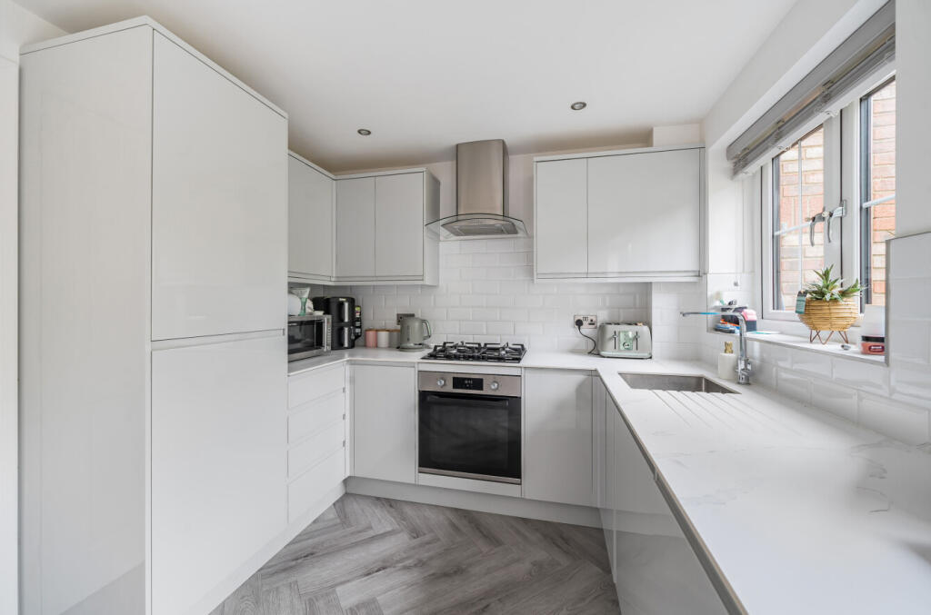 1341320-18-68a4a8...