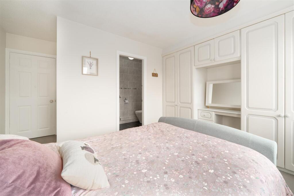 Bedroom3-4.jpg