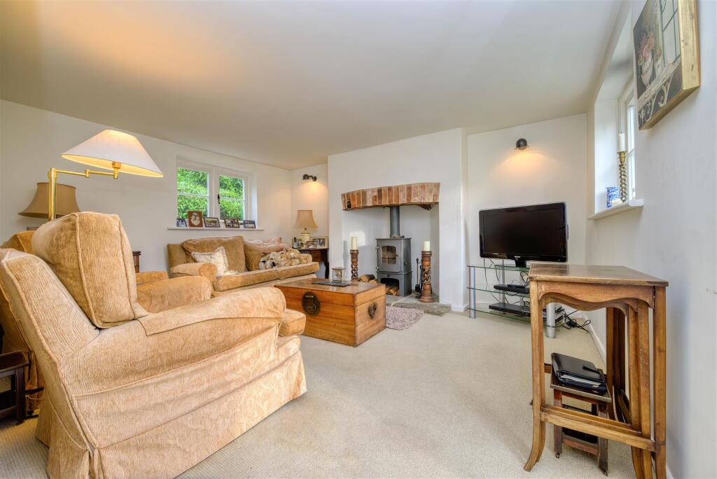Milton Cottage - Internal (2 of 19).jpg