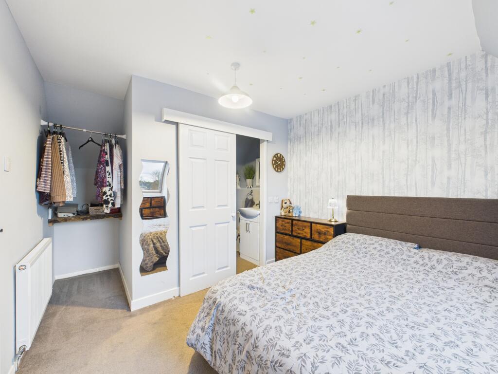 CAM03481G0-PR0122-STILL022