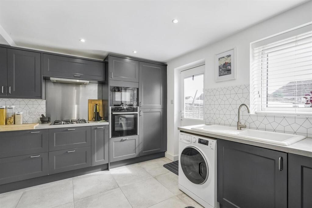 Kitchen 1_1.jpeg