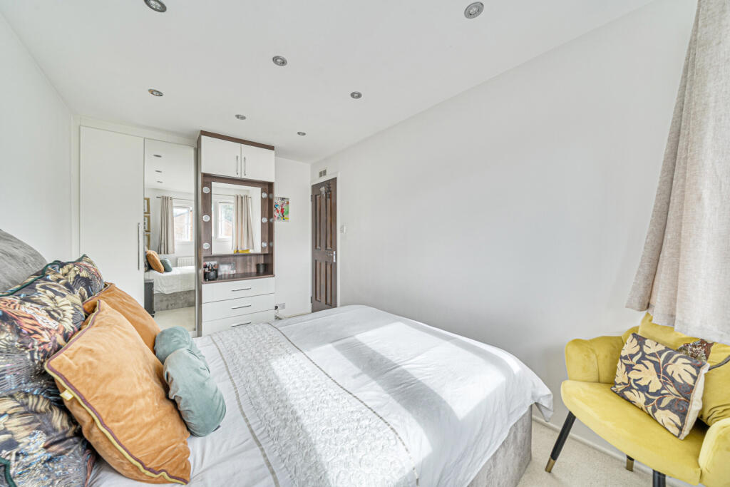 1348852-5-68b8281...