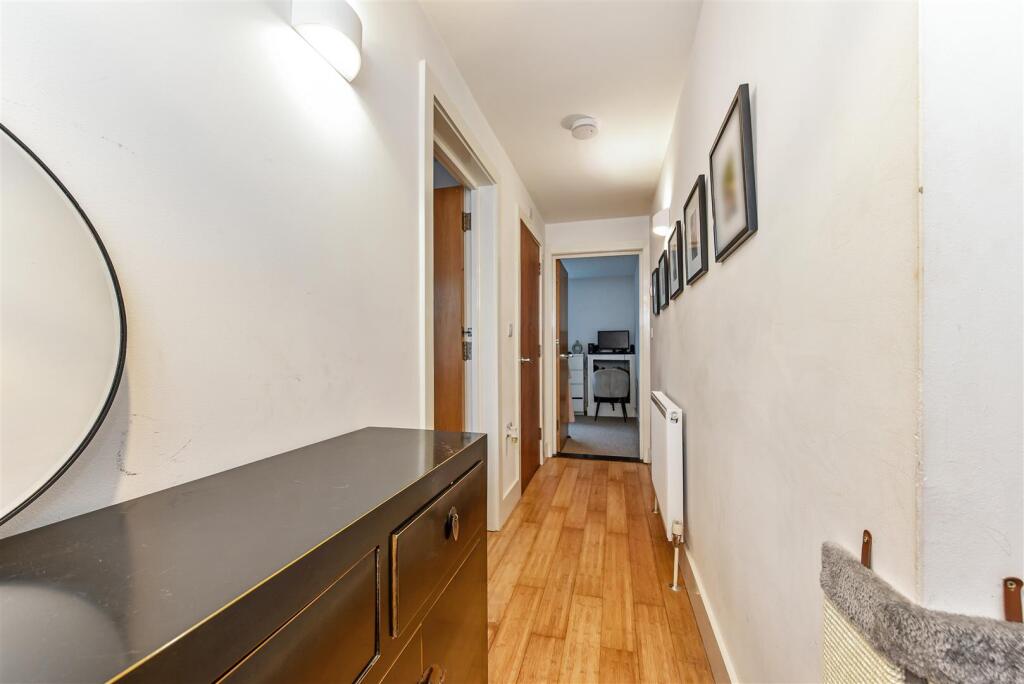 Hallway.jpg