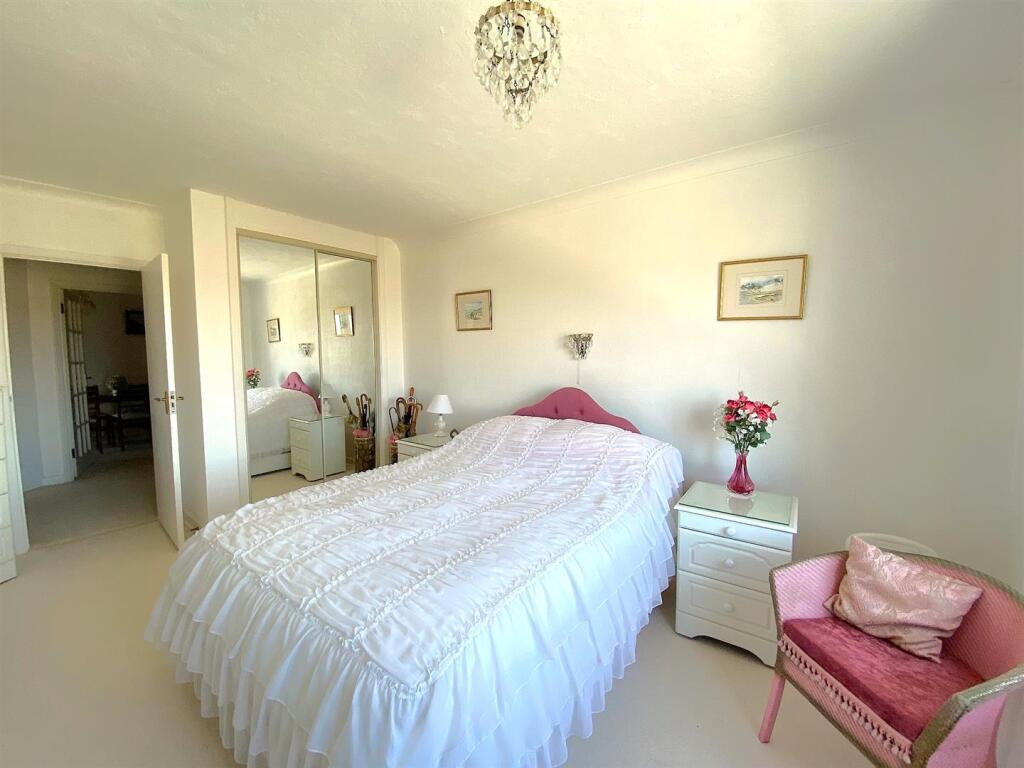 25 St Kitts - Bed4.jpg