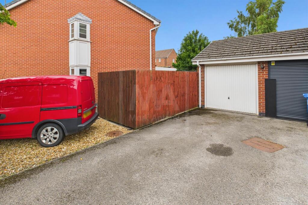 Parking Space / Garage