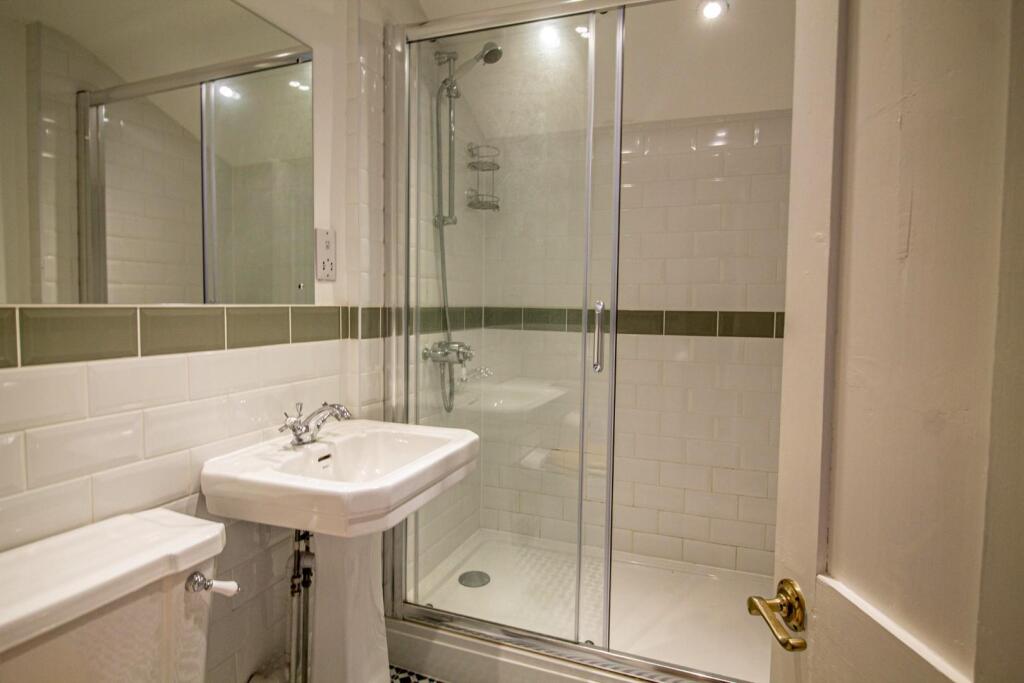 48 Garland Street [Shower Room].jpg