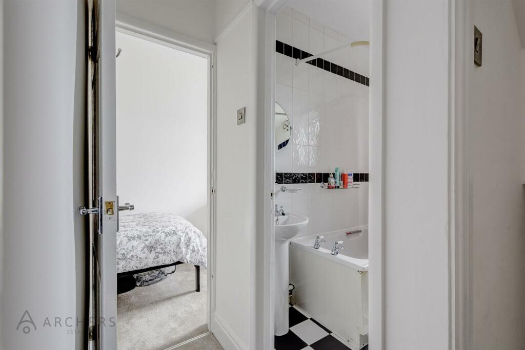 16LoxleyViewRoad(Interior)-15.jpg