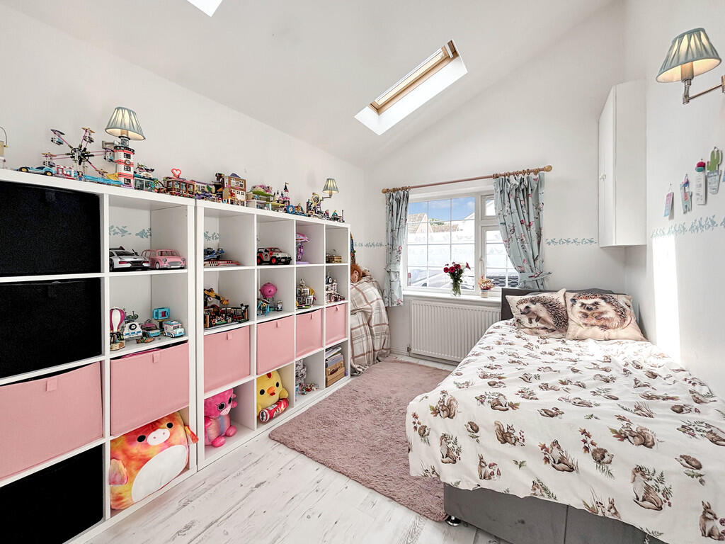 Family Room/Bedro...