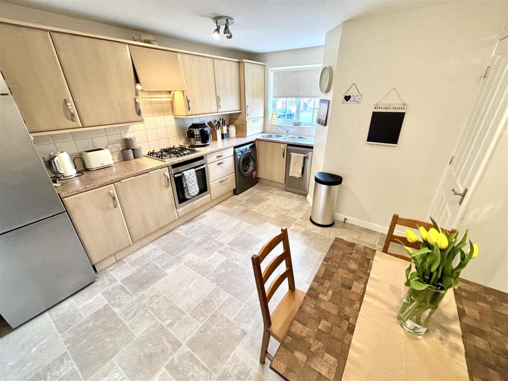 Open Plan Kitchen and Dining Room