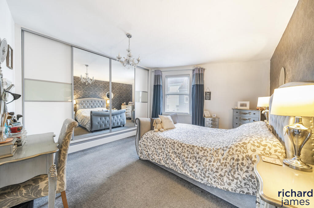 0abee471-07e8-4a8...