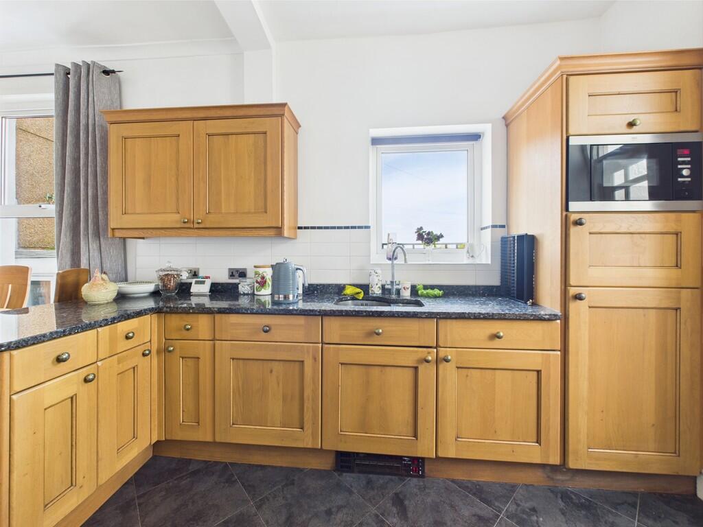 CAM03974G0-PR0140...