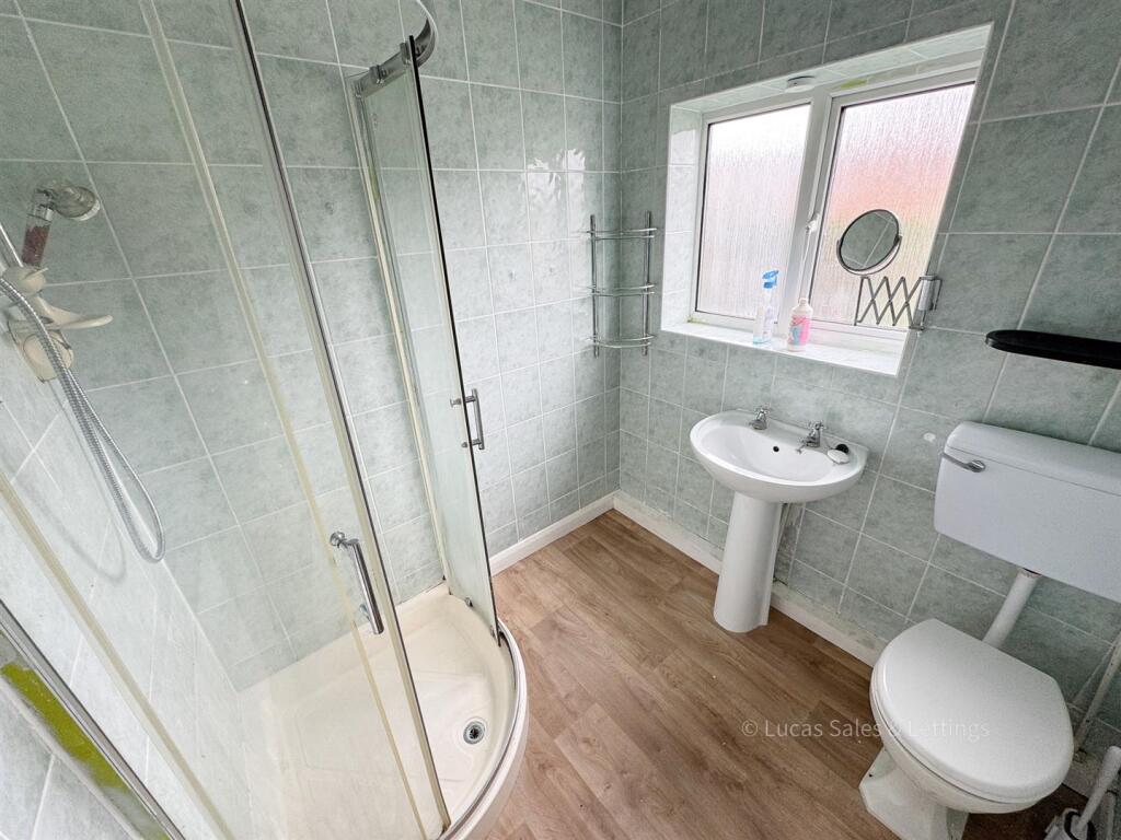 2 Elizabeth Rd Rothwell-04.jpg