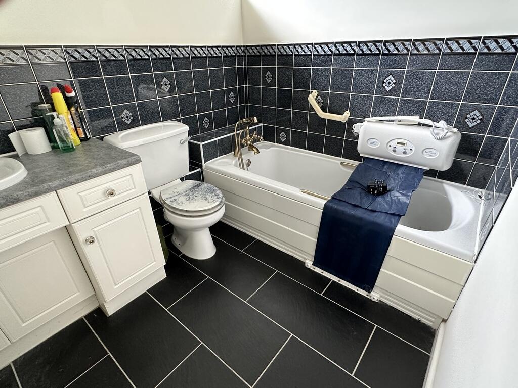 Bathroom.JPG