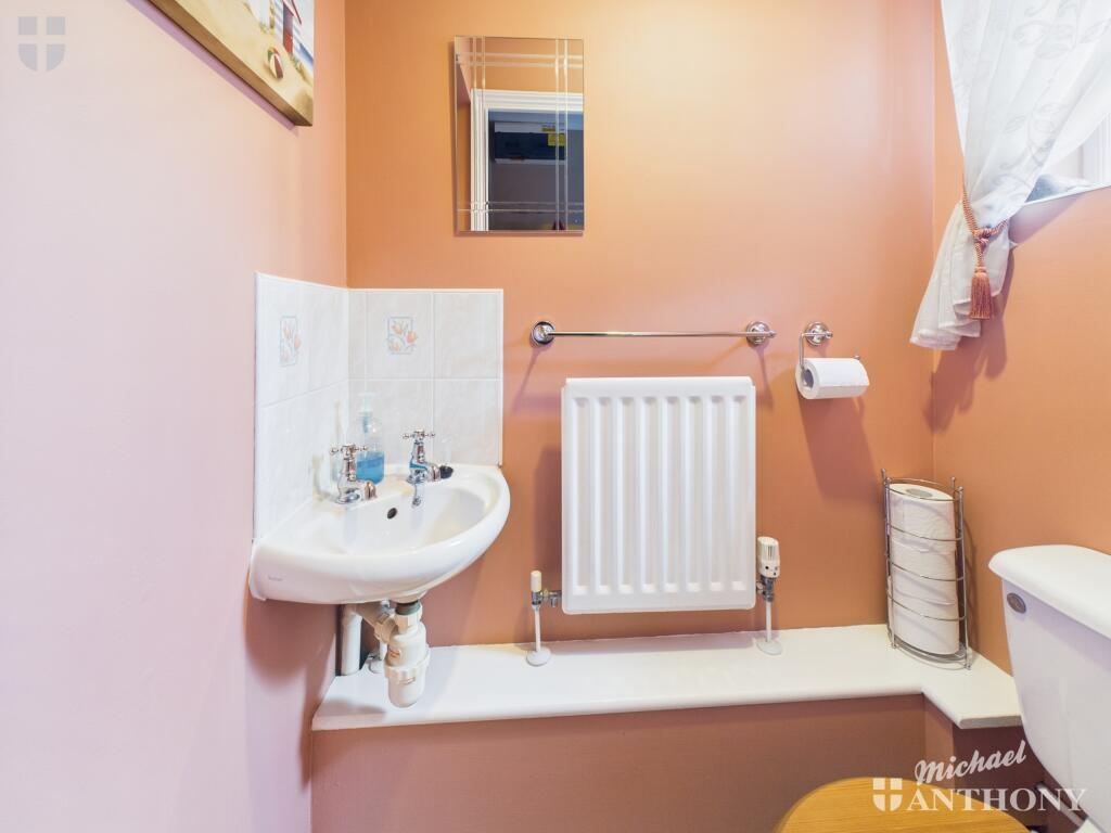 CAM03218G0-PR0615-STILL001