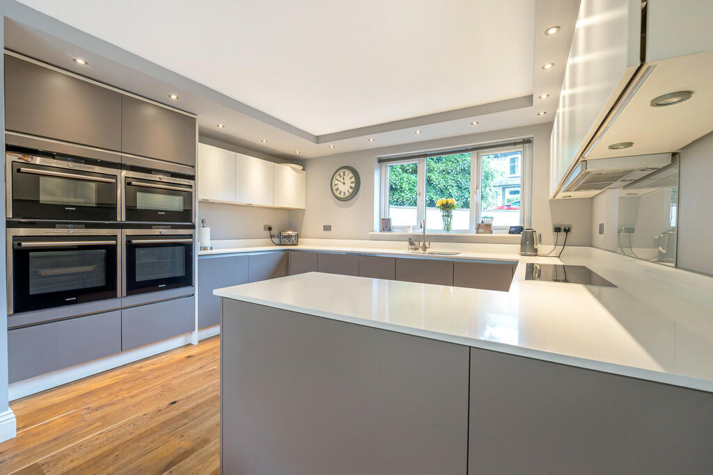 Dining Kitchen	