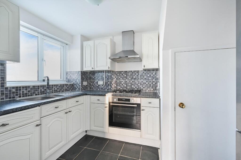 MORSTON CLOSE (8).jpg