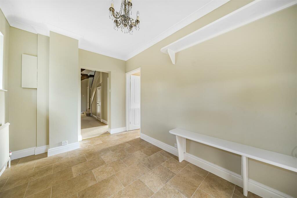 Entrance hall.jpg