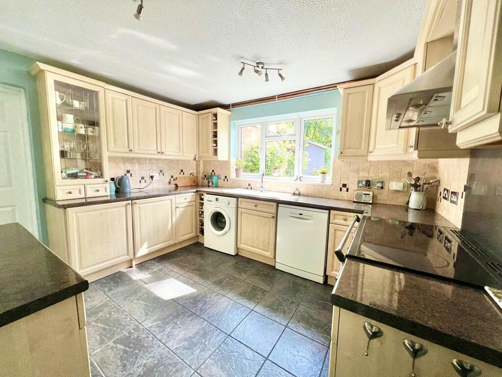 IMG-20240916-WA00...