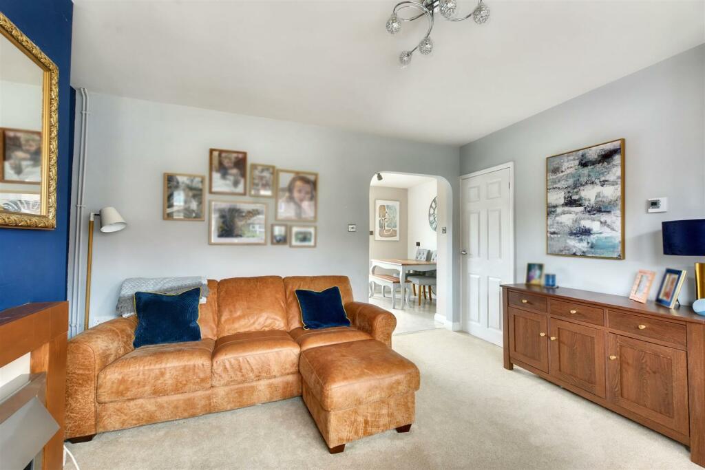 Living Room_1.jpeg
