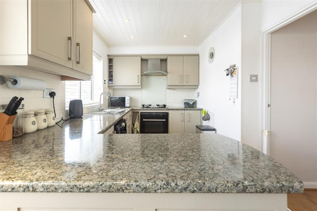 81 Thornhill N (14).jpg