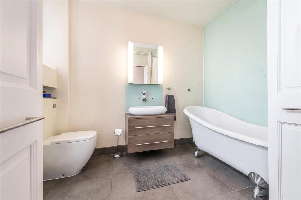 bathroom.jpeg