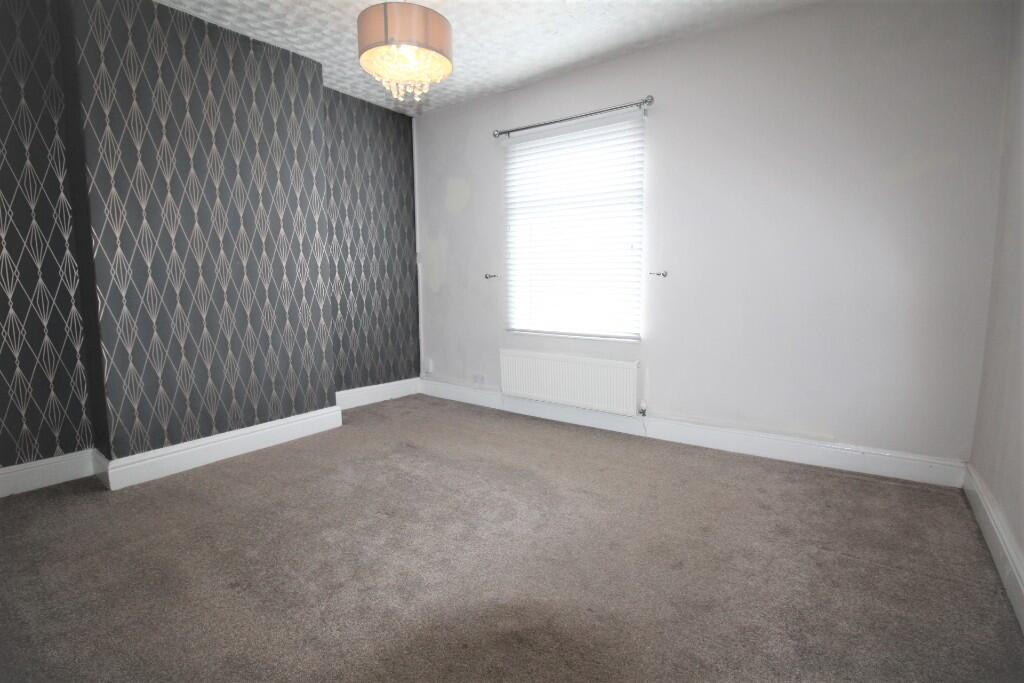 Bedroom (h)