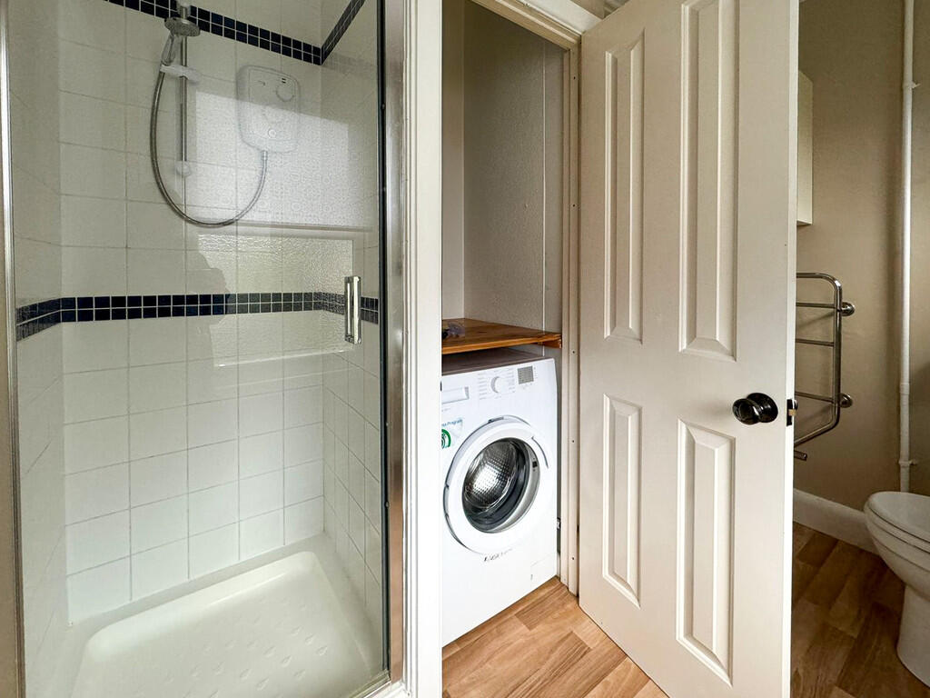 Shower/Utility 