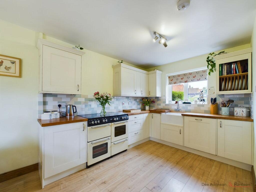 Kitchen/Dining Area