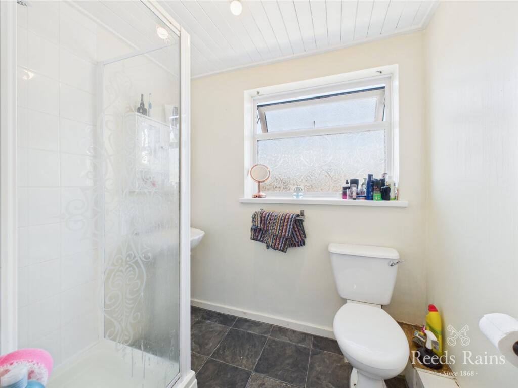 Bath/ Shower Room