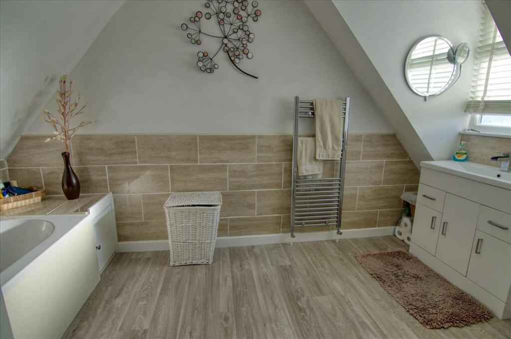 En-Suite Bathroom