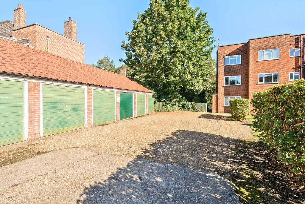 1344807-10-68bab8...