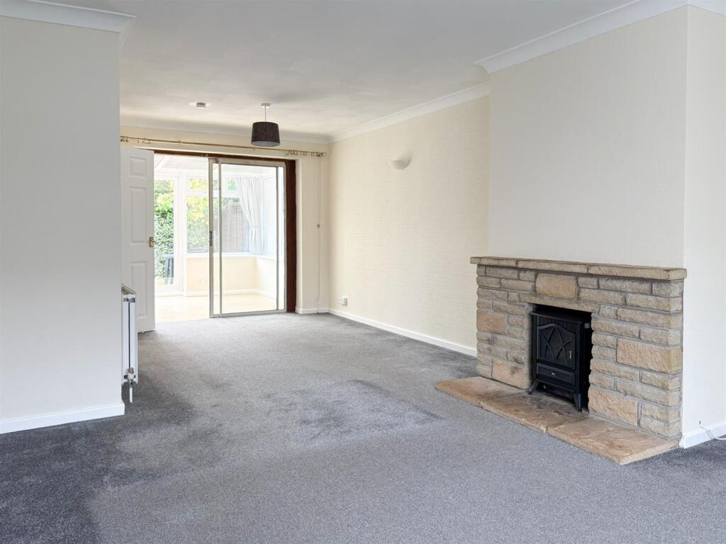 LIVINGROOM.jpg