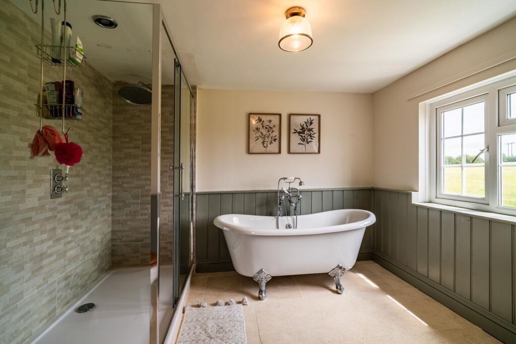 En Suite Bathroom