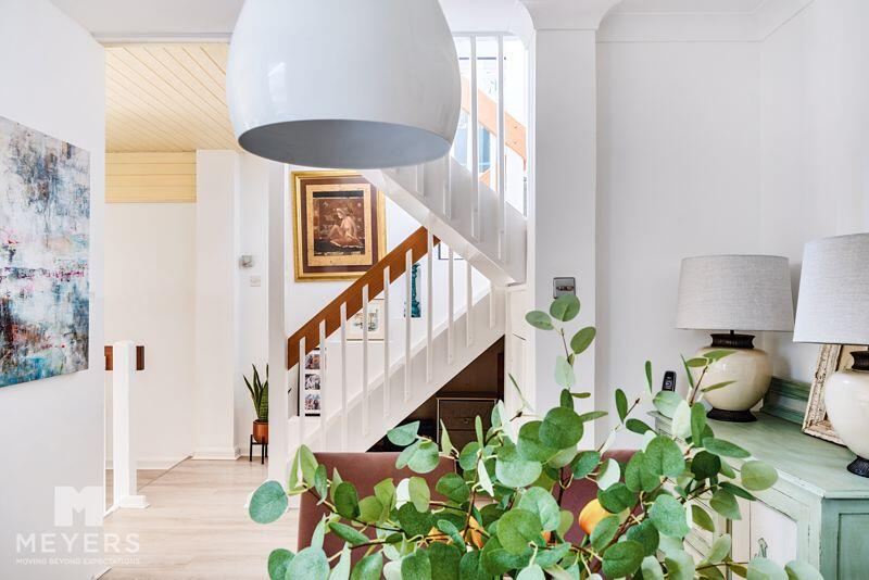 Light and Bright Accommodation 